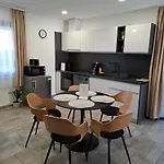 Uj - Emili Miskolctapolca - 27 Fore 3*