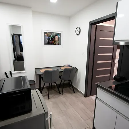 Uj - Emili Miskolctapolca - 27 Fore 3*