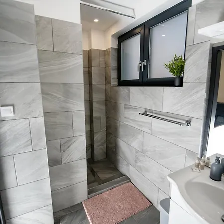 Lejlighedshotel Uj - Emili Miskolctapolca - 27 Fore 3*