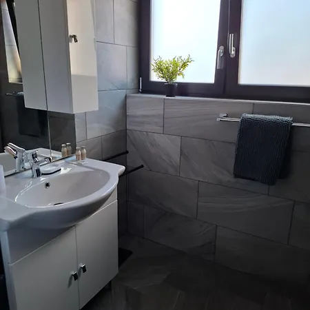 Aparthotel Uj - Emili Miskolctapolca - 27 Fore 3*