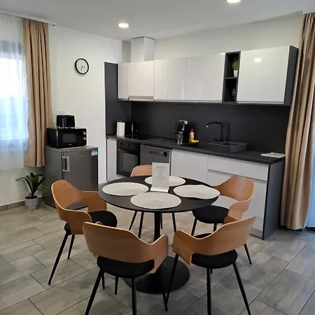Uj - Emili Miskolctapolca - 27 Fore 3*