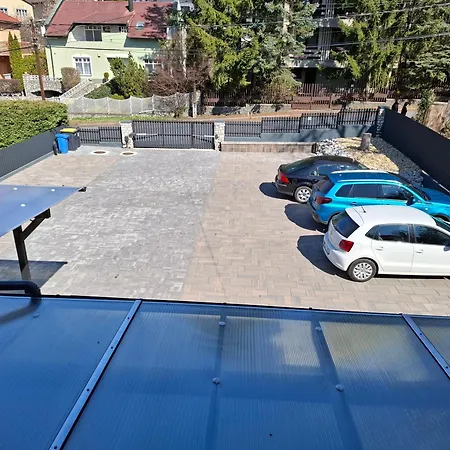 Uj - Emili Miskolctapolca - 27 Fore 3*