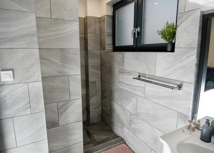 Hotel de apartamente új - Emili Miskolctapolca - 27 Főre 3*
