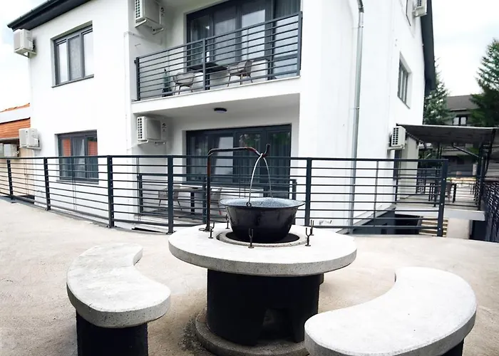 új - Emili Miskolctapolca - 27 Főre 3* Mişcolţ