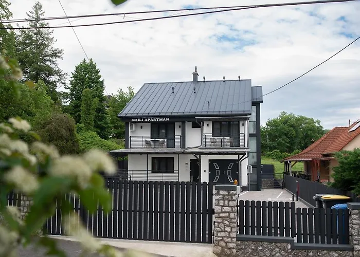 új - Emili Miskolctapolca - 27 Főre Mişcolţ