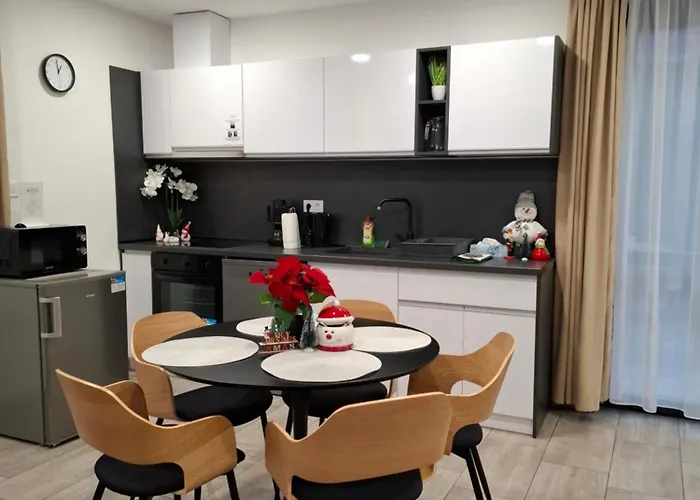 új - Emili Miskolctapolca - 27 Főre Hotel de apartamente Mişcolţ